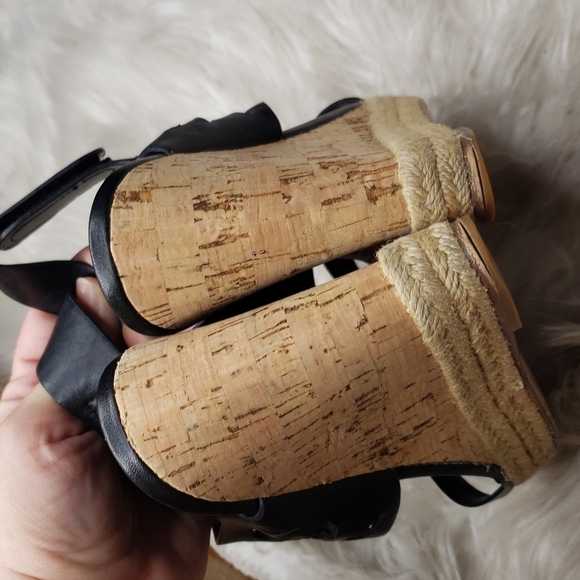 Charles David laser cut wedge sandal 6.5M - Picture 6 of 10